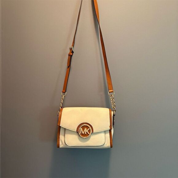 Michael Kors Margo Cream Pebbled Leather Crossbody Bag Adjustable Strap - Picture 1 of 16
